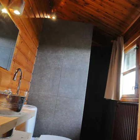 Tatil Evi Traditional Chalet With Sauna, Hot Tub And Relaxation Area Close To La Roche Beffe