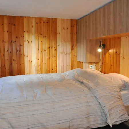 Tatil Evi Traditional Chalet With Sauna, Hot Tub And Relaxation Area Close To La Roche